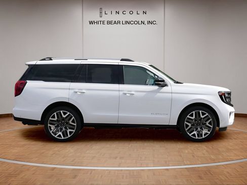 Used 2025 Ford Expedition Platinum AWD/4WD image 4