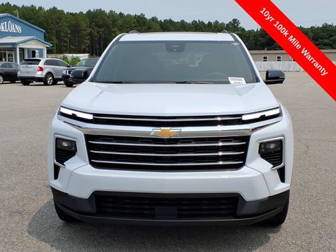 New 2026 Chevrolet Traverse LT w/ Sun and Wheel Package FWD image 8