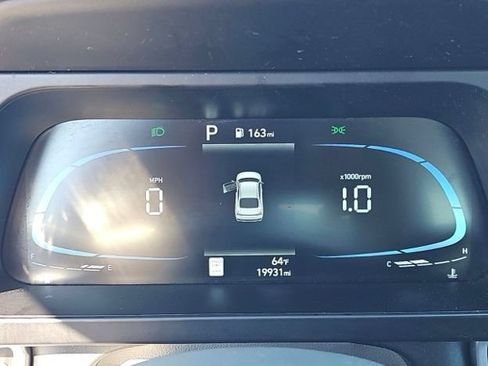 Used 2025 Hyundai Elantra Sport FWD image 17