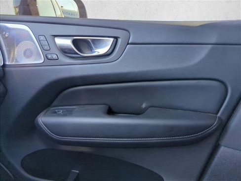 Used 2023 Volvo XC60 T8 Ultimate image 22