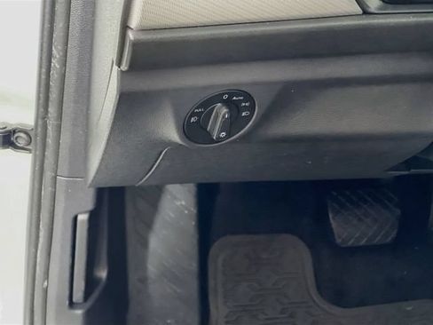 Used 2019 Volkswagen Jetta R-Line FWD image 11