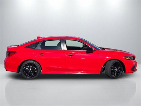 Used 2022 Honda Civic Sport image 3