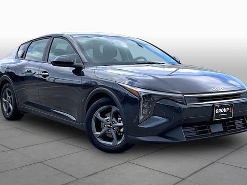 Used 2025 Kia K4 LXS image 3