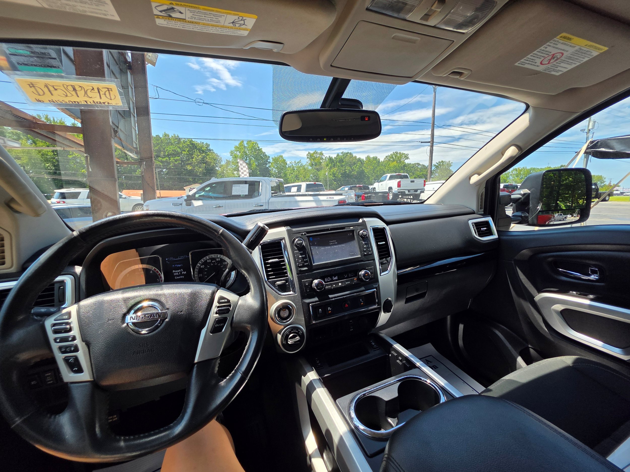 Used 2016 Nissan Titan SV AWD/4WD image 16
