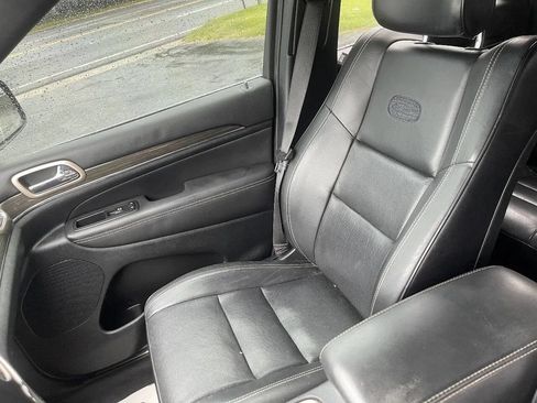 Used 2014 Jeep Grand Cherokee Overland w/ Advanced Technology Group AWD/4WD image 15