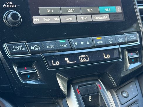 Used 2019 Honda Odyssey EX-L image 17
