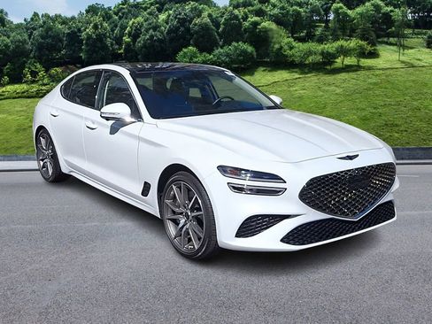 Used 2026 Genesis G70 2.5T Prestige image 2