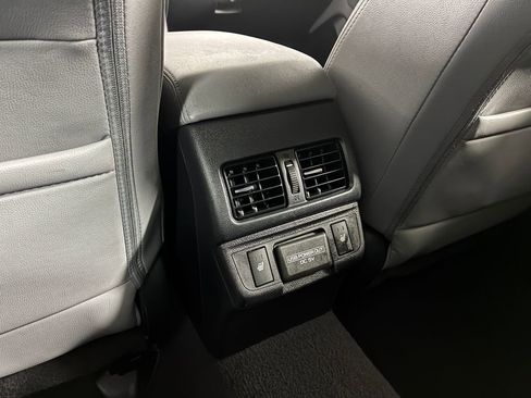 Used 2018 Subaru Outback 2.5i Limited image 19