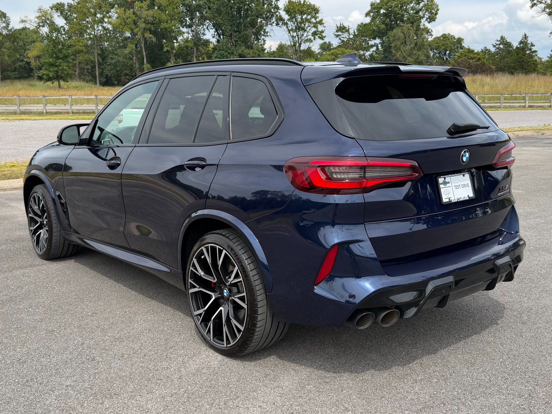 Used 2023 BMW X5 M w/ Competition Package AWD/4WD image 4