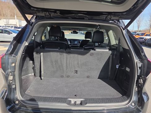 Used 2018 Toyota Highlander XLE image 24