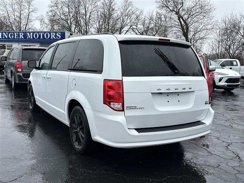 Used 2019 Dodge Grand Caravan GT image 3