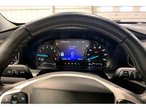 Used 2024 Ford Explorer XLT w/ Equipment Group 202A AWD/4WD image 21