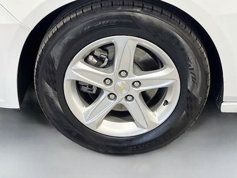 Used 2023 Chevrolet Malibu LT FWD image 30