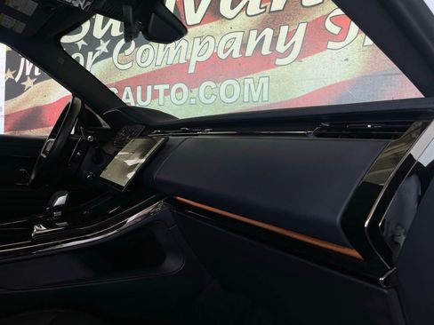 Used 2024 Land Rover Range Rover Sport SE image 19