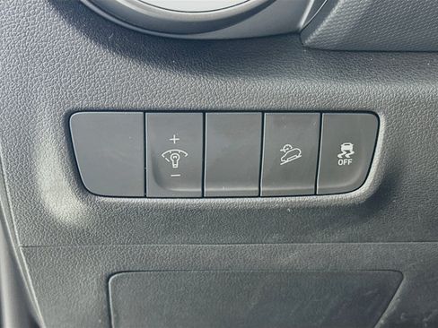 Used 2023 Hyundai Kona SEL AWD/4WD image 10