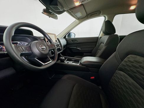 Used 2024 Nissan Pathfinder S FWD image 21