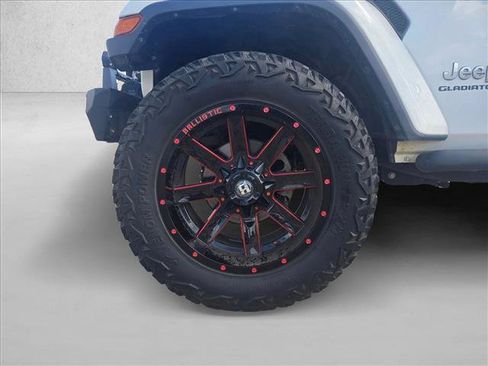Used 2020 Jeep Gladiator Overland AWD/4WD image 10