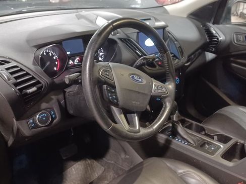 Used 2017 Ford Escape Titanium image 4