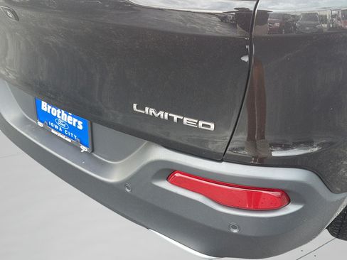 Used 2018 Jeep Cherokee Limited AWD/4WD image 33