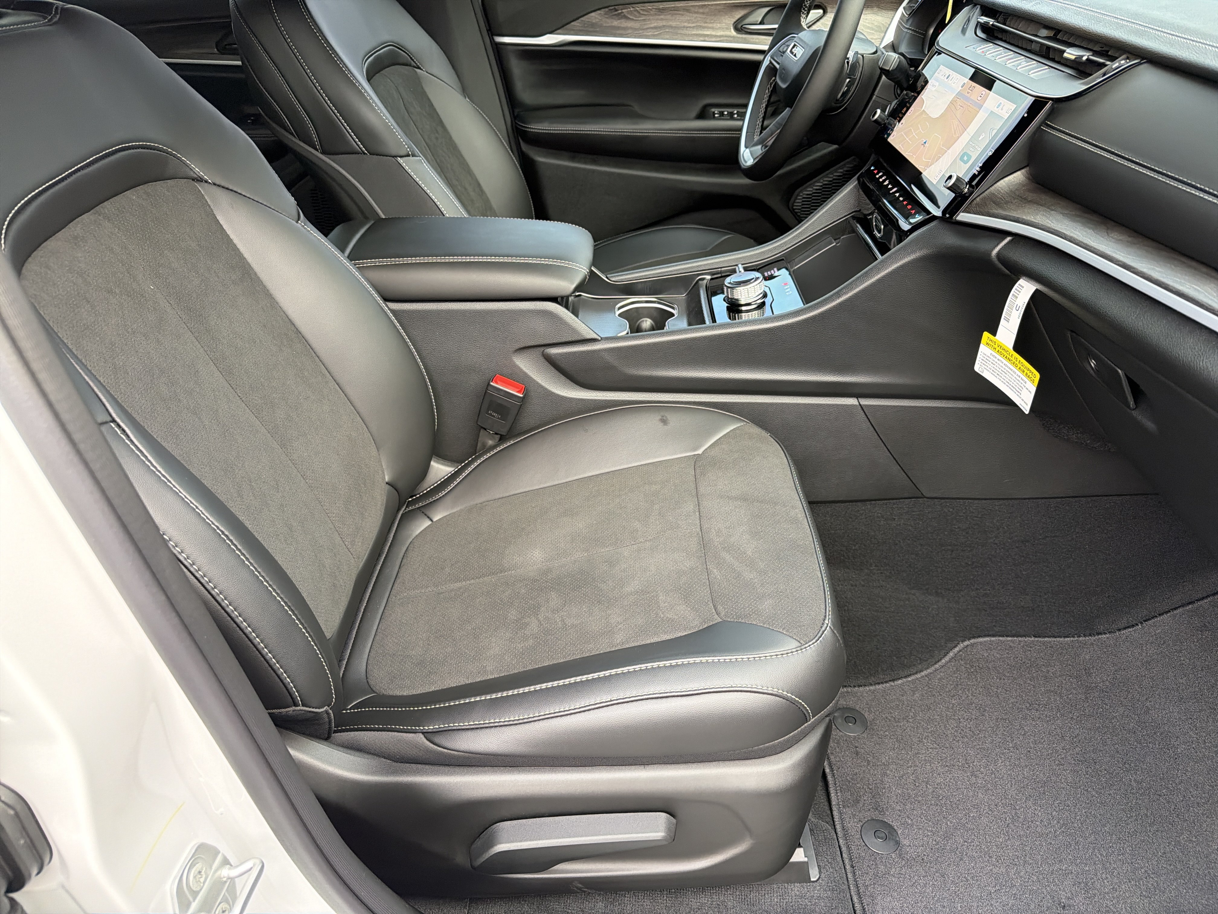 New 2027 Jeep Grand Cherokee Altitude AWD/4WD image 12