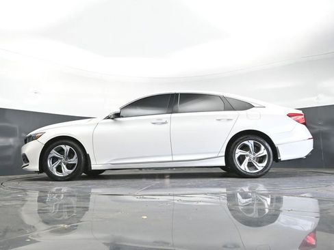 Used 2019 Honda Accord EX image 37