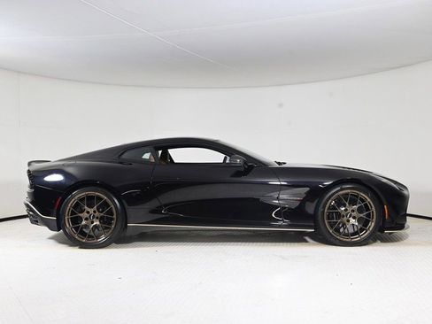 Used 2025 Aston Martin Vanquish image 18