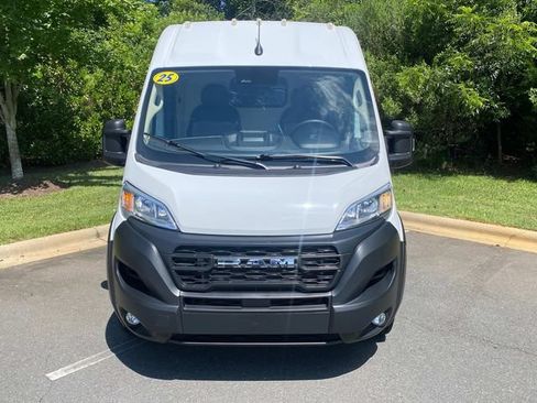 Used 2025 RAM ProMaster 2500 w/ Convenience Group FWD image 2