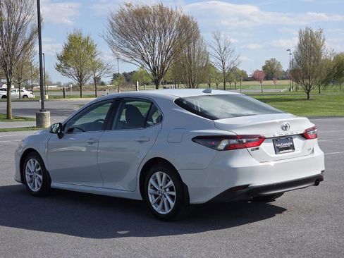 Used 2023 Toyota Camry LE image 6
