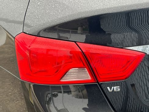 Used 2015 Chevrolet Impala LT image 15