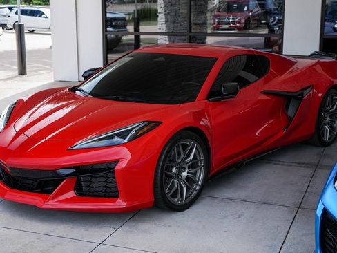 Used 2025 Chevrolet Corvette Z06 w/ Battery Protection Package image 6