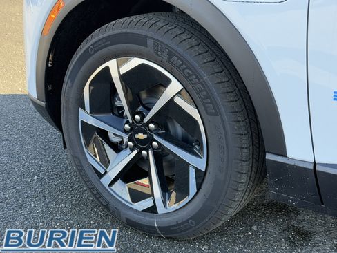 New 2026 Chevrolet Equinox EV LT image 34