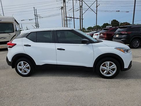 Used 2020 Nissan Kicks S FWD image 9