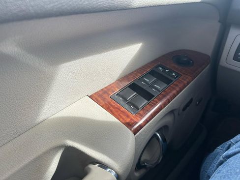 Used 2008 Jeep Commander Limited image 29