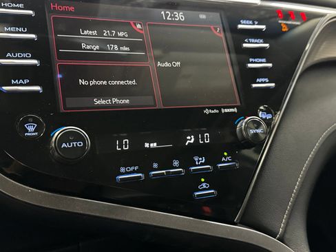Used 2019 Toyota Camry FWD image 19