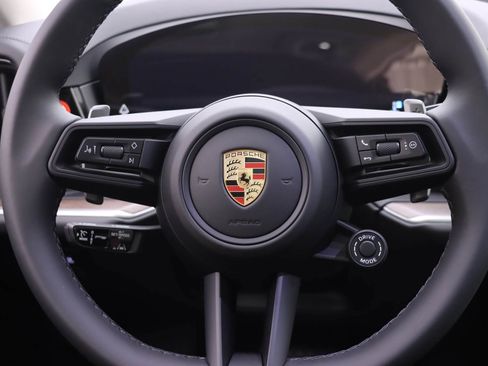 Used 2024 Porsche Cayenne Coupe image 23