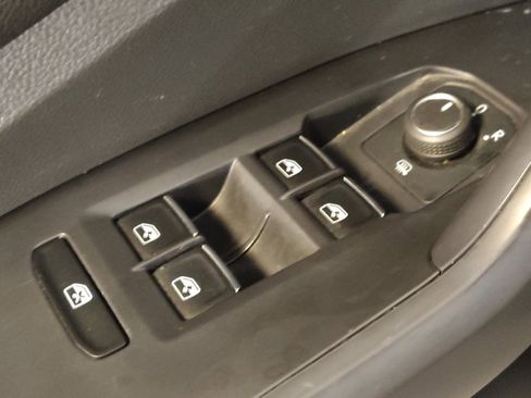 Used 2024 Volkswagen Jetta S image 27