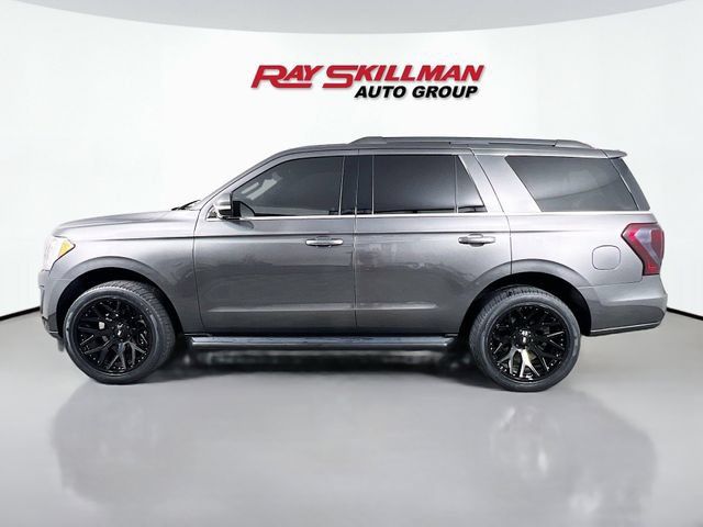 Used 2020 Ford Expedition XLT w/ Equipment Group 201A AWD/4WD image 4