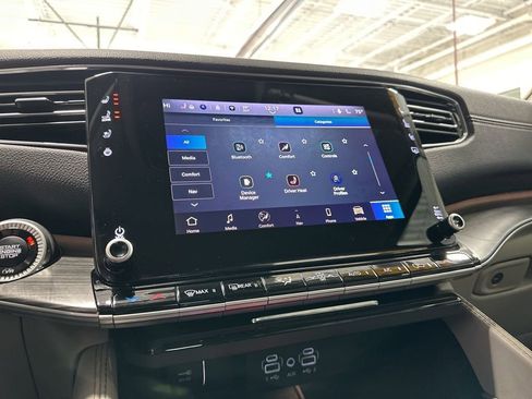 Used 2022 Jeep Grand Wagoneer Series III w/ Flexible Seating Group image 60