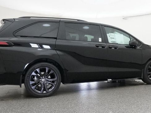 New 2026 Toyota Sienna XSE FWD image 26