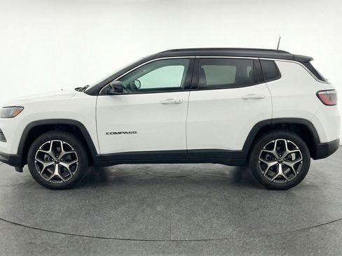 Used 2025 Jeep Compass Limited image 5
