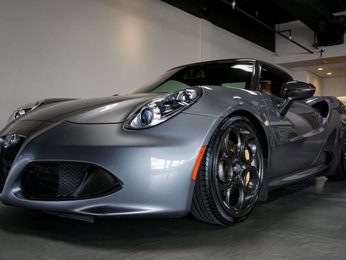 Used 2020 Alfa Romeo 4C Spider w/ Bright Package RWD image 59