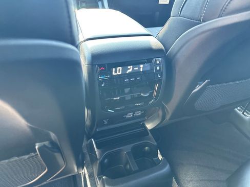Used 2025 Jeep Grand Cherokee L Limited w/ Luxury Tech Group II RWD image 31