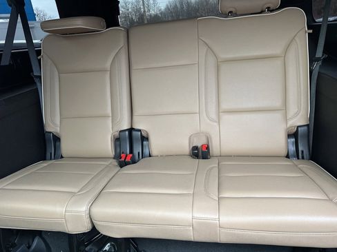 Used 2021 Chevrolet Suburban Premier image 13
