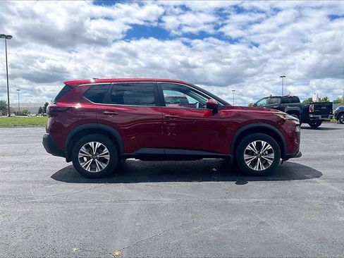 Used 2023 Nissan Rogue SV AWD/4WD image 7