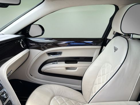 Used 2013 Bentley Mulsanne RWD image 22