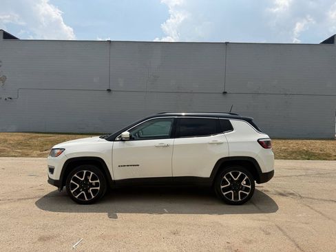 Used 2018 Jeep Compass Limited w/ Navigation Group AWD/4WD image 4