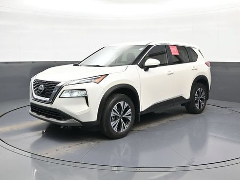 Certified 2023 Nissan Rogue SV FWD image 3
