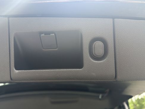 Used 2020 Cadillac Escalade ESV 4WD image 23