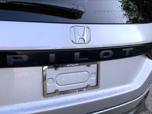 Used 2024 Honda Pilot EX-L image 10