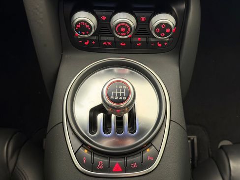 Used 2012 Audi R8 V10 AWD/4WD image 29